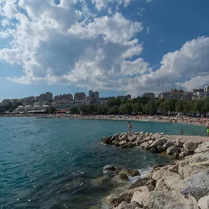 https://luxury-rooms-near-the-beach3.splithotels.org